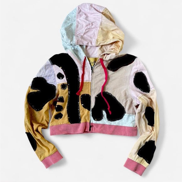 lou dal Jackets & Blazers - Colorblock Patchwork Cropped Hoodie with Heart Motifs